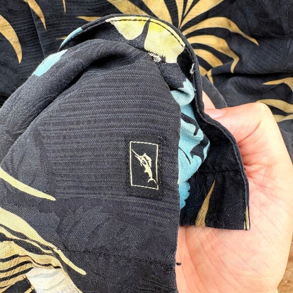 Beautiful Vintage Tommy Bahama Floral Silk Shirt XL - Picture 3 of 4